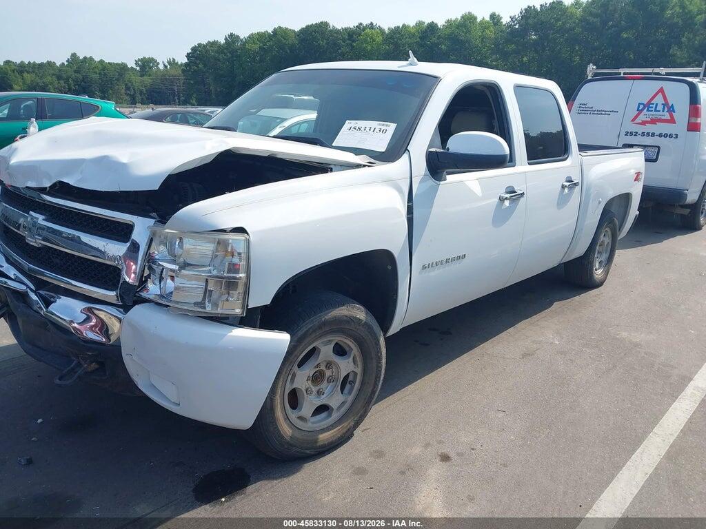 1GCPKSE36BF172248 2011 CHEVROLET SILVERADO 1500 photo no. 2