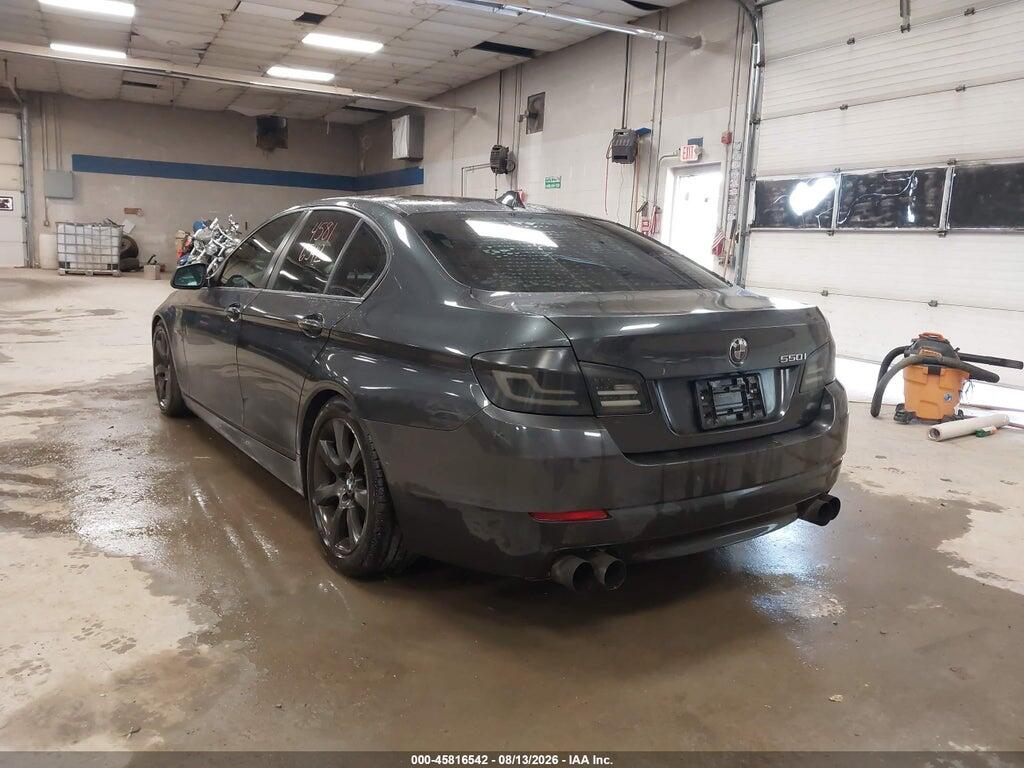 WBAFU9C5XBC784552 2011 BMW 550I photo no. 3