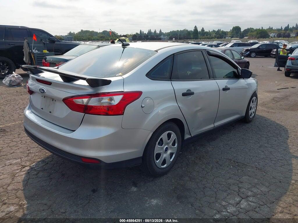 1FAHP3E2XCL478056 2012 FORD FOCUS photo no. 4