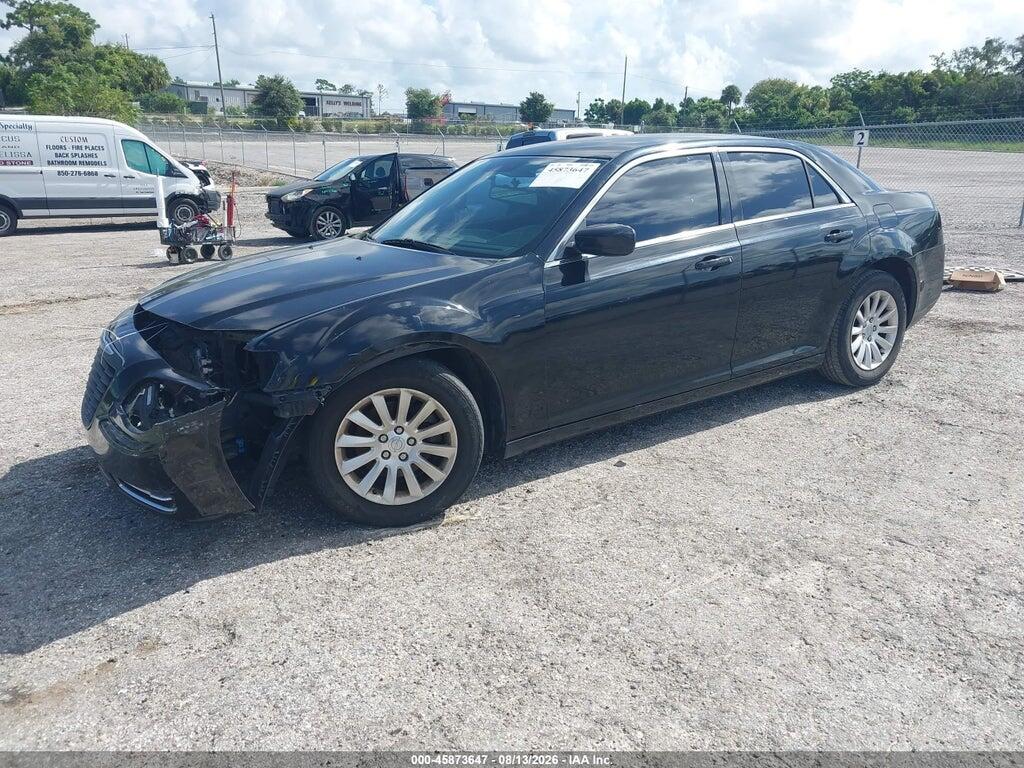 2C3CCAAG8DH600440 2013 CHRYSLER 300 photo no. 2