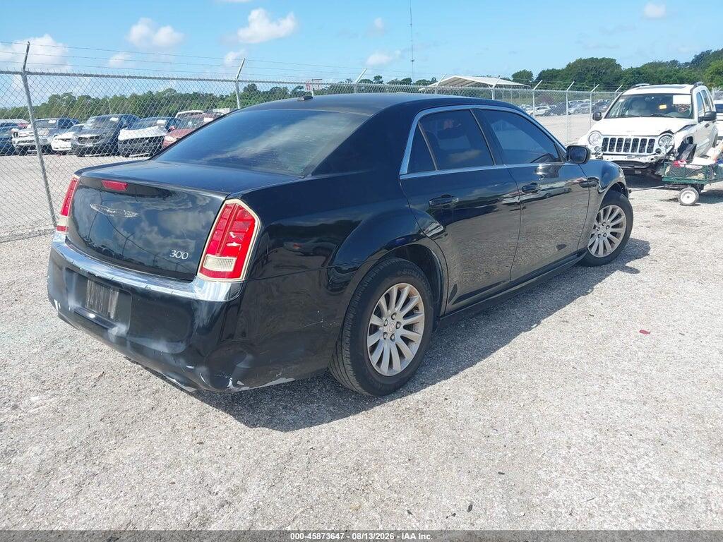 2C3CCAAG8DH600440 2013 CHRYSLER 300 photo no. 4