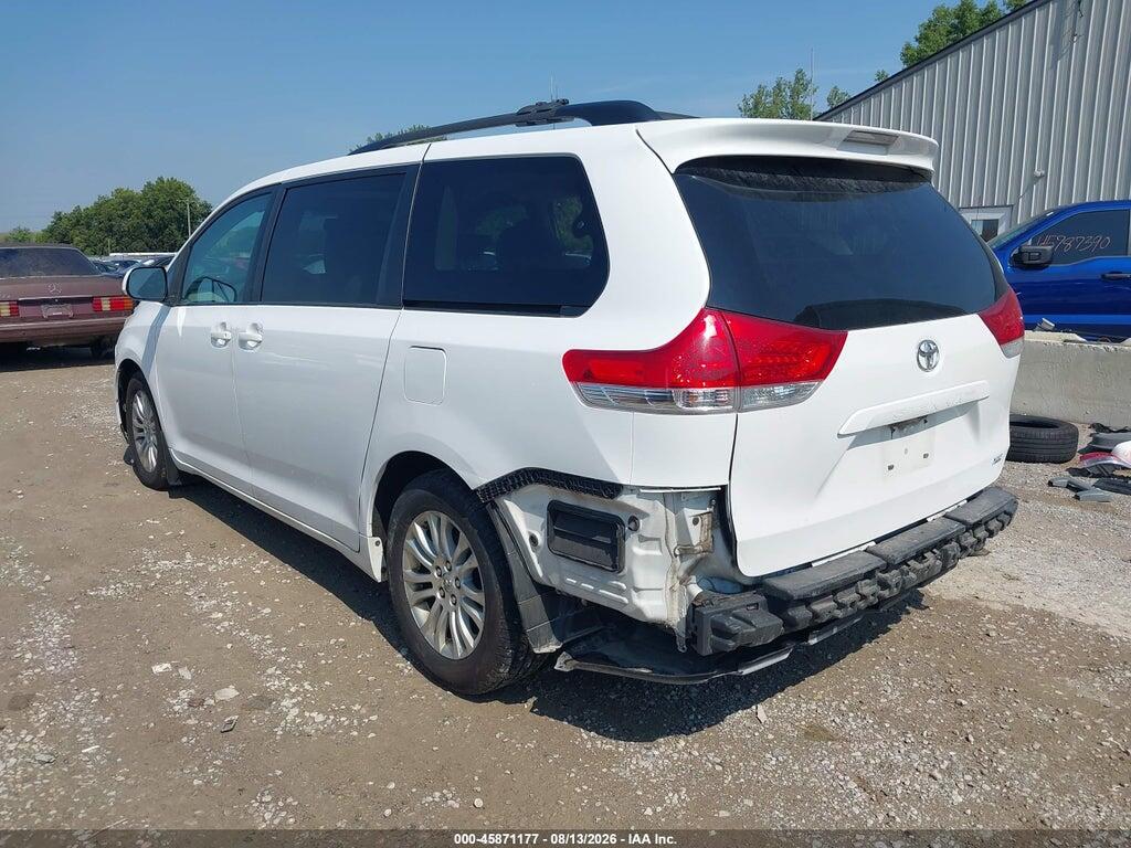 5TDYK3DC9DS389050 2013 TOYOTA SIENNA photo no. 3