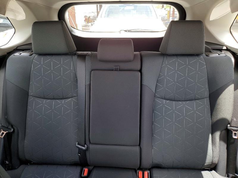 2025 TOYOTA RAV4 XLE — Фото 10 из 13
