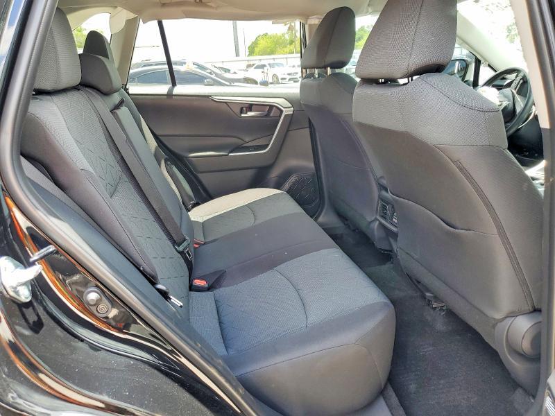 2025 TOYOTA RAV4 XLE — Фото 11 из 13