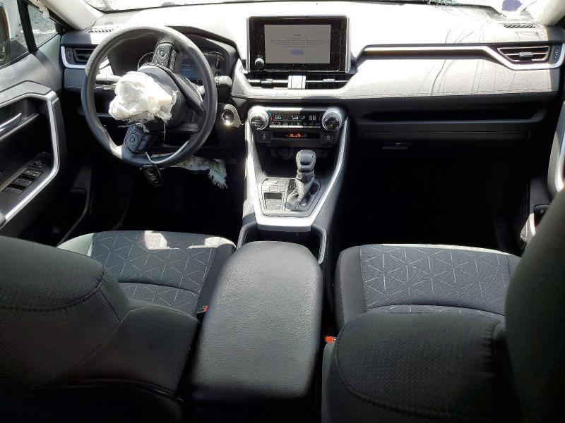 2025 TOYOTA RAV4 XLE — Фото 8 из 13