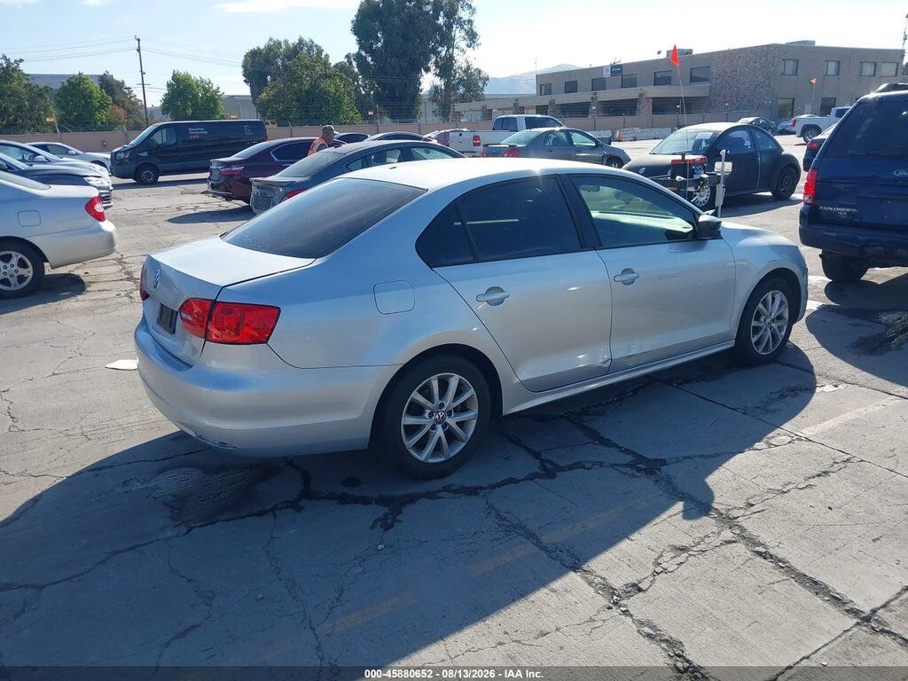 3VW2K7AJ7EM233796 2014 VOLKSWAGEN JETTA photo no. 4