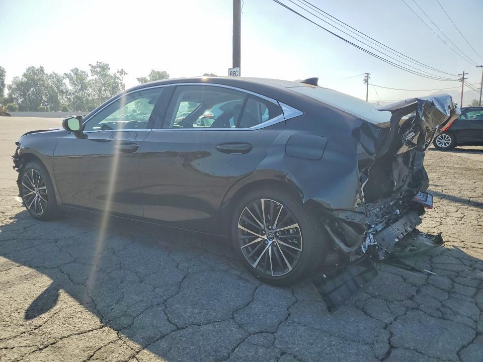 2025 LEXUS ES 300H BASE — Фото 2 из 12