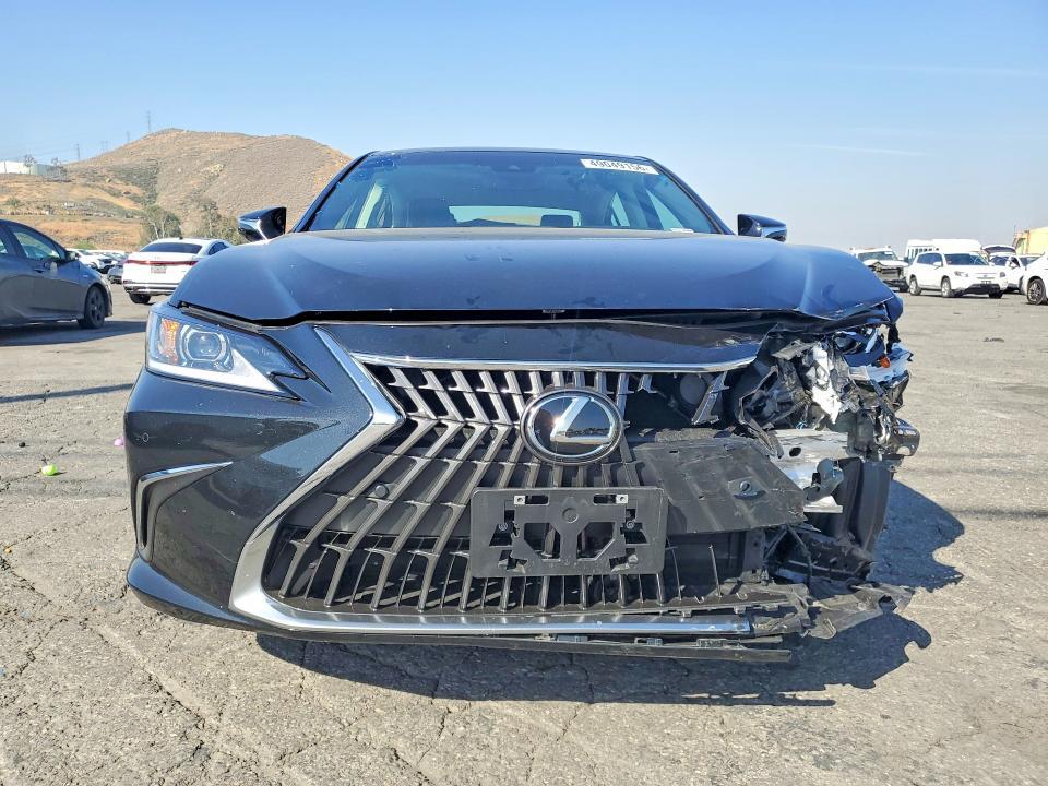 2025 LEXUS ES 300H BASE — Фото 5 из 12