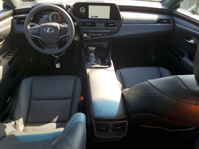 2025 LEXUS ES 300H BASE — Фото 8 из 12