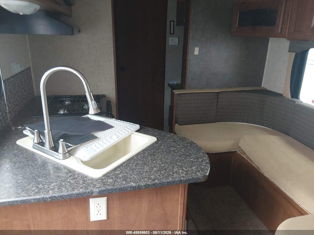5SFNB2623EE271209 2014 HEARTLAND RV NORTH TRAIL CALIBER 21FBS TRAVEL TRAILER photo no. 8