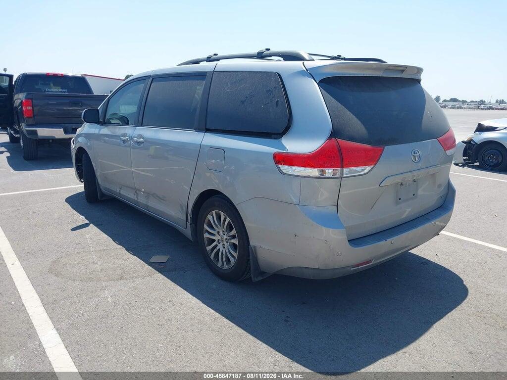 5TDYK3DC7ES458397 2014 TOYOTA SIENNA photo no. 3