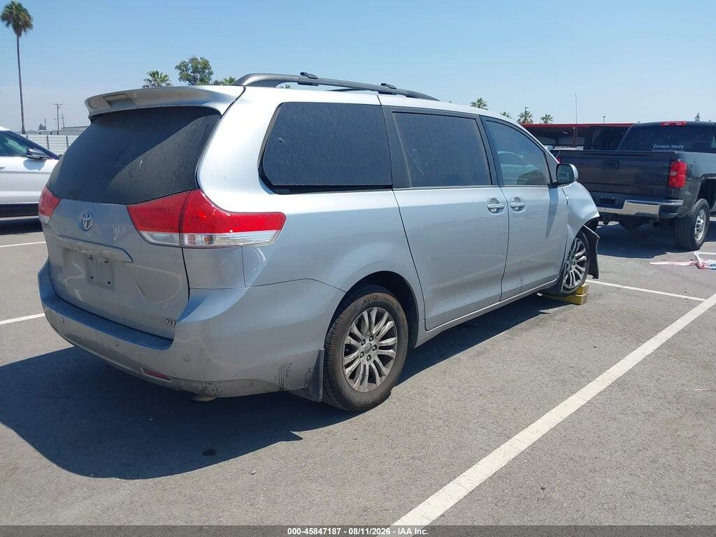 5TDYK3DC7ES458397 2014 TOYOTA SIENNA photo no. 4