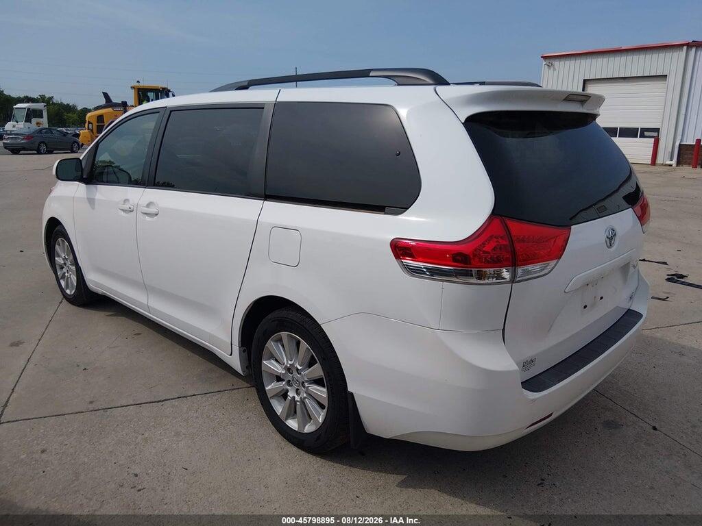 5TDJK3DC5ES084437 2014 TOYOTA SIENNA photo no. 3