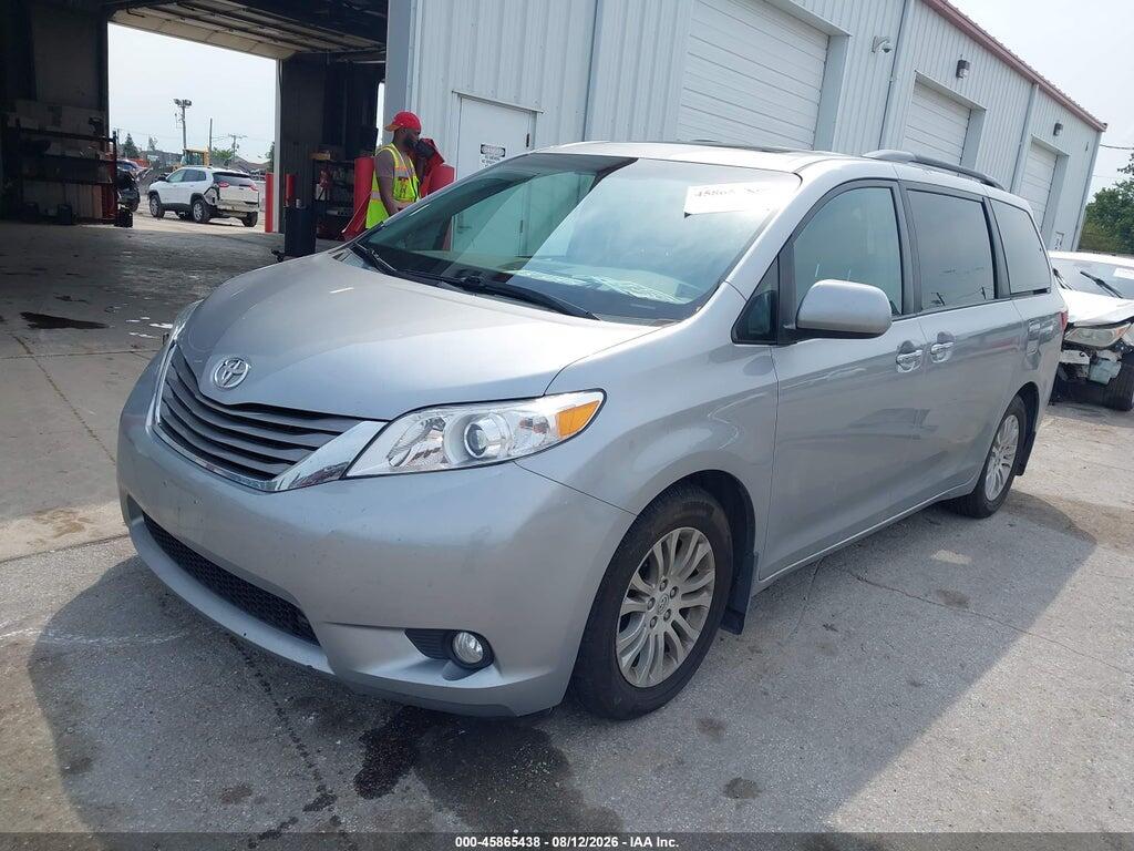 5TDYK3DC4FS556871 2015 TOYOTA SIENNA photo no. 2