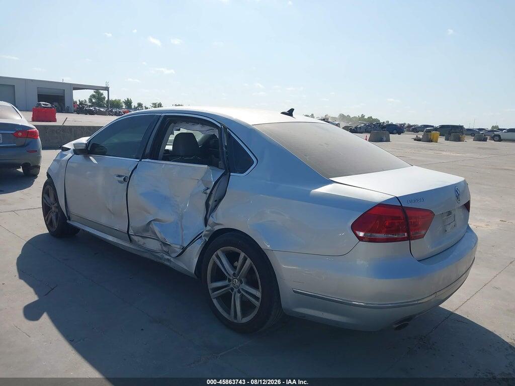 1VWBT7A38FC013648 2015 VOLKSWAGEN PASSAT photo no. 3