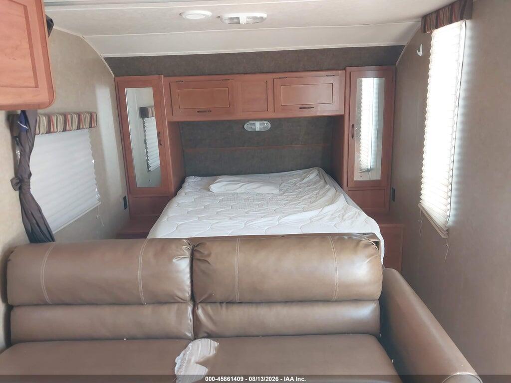 4X4TCKB21FK025950 2015 FOREST RIVER CHEROKEE photo no. 5