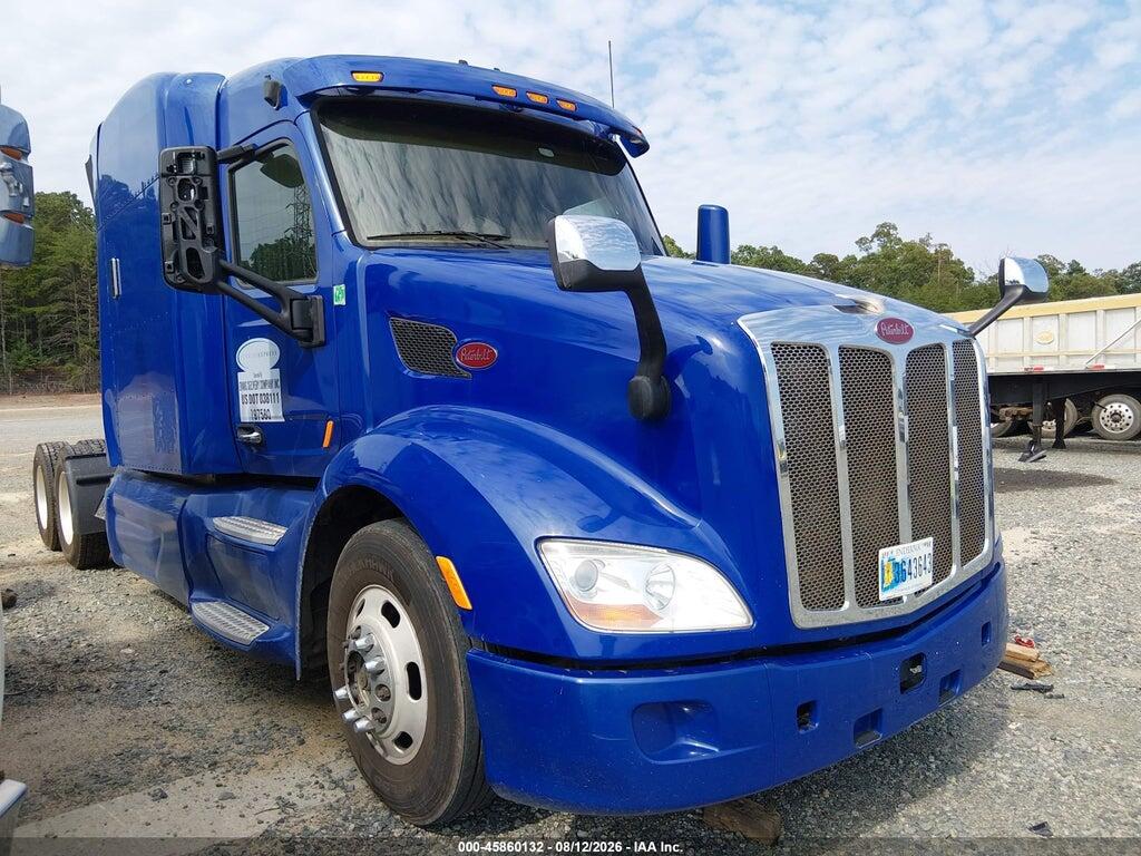 2015 PETERBILT 579 1XPBD49X4FD258851