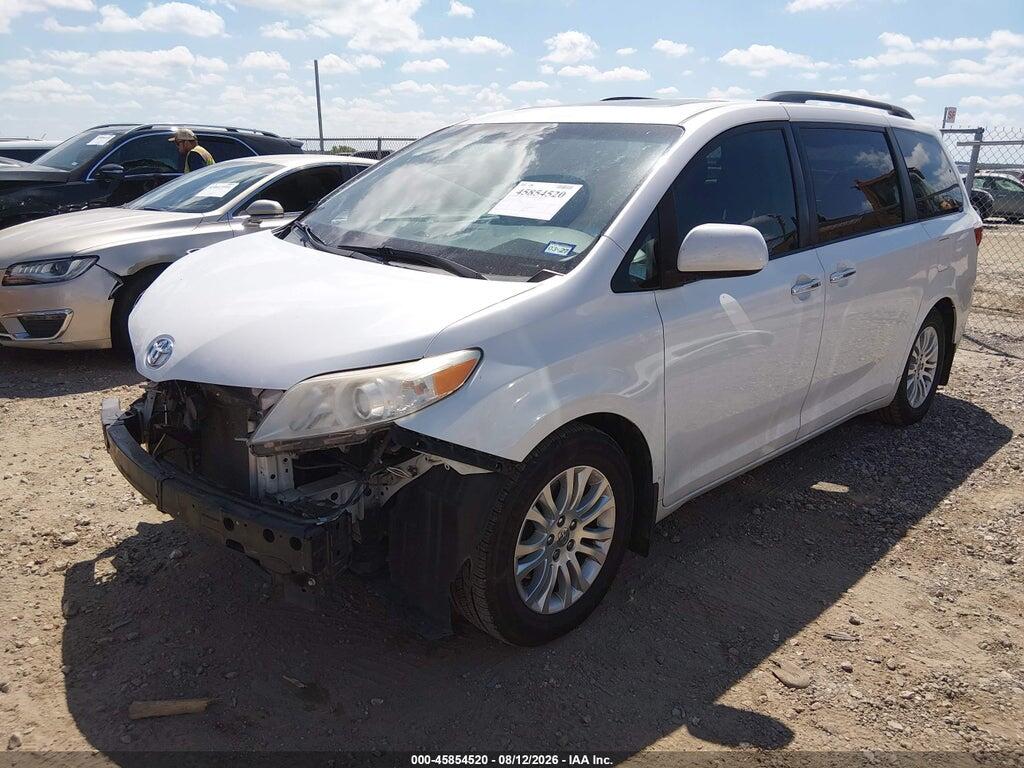 5TDYK3DC7FS665468 2015 TOYOTA SIENNA photo no. 2