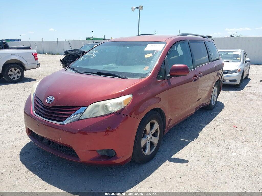 5TDKK3DC8FS676033 2015 TOYOTA SIENNA photo no. 2