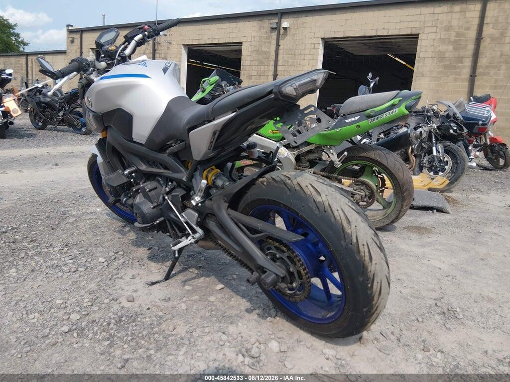 JYARN33EXFA007294 2015 YAMAHA FZ09 photo no. 3