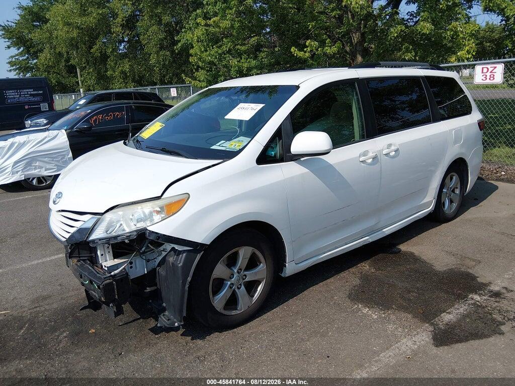 5TDKK3DC6FS618597 2015 TOYOTA SIENNA photo no. 2