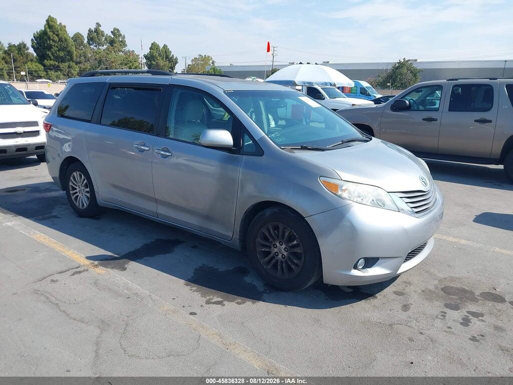 5TDYK3DC9FS653368 2015 TOYOTA SIENNA photo no. 1