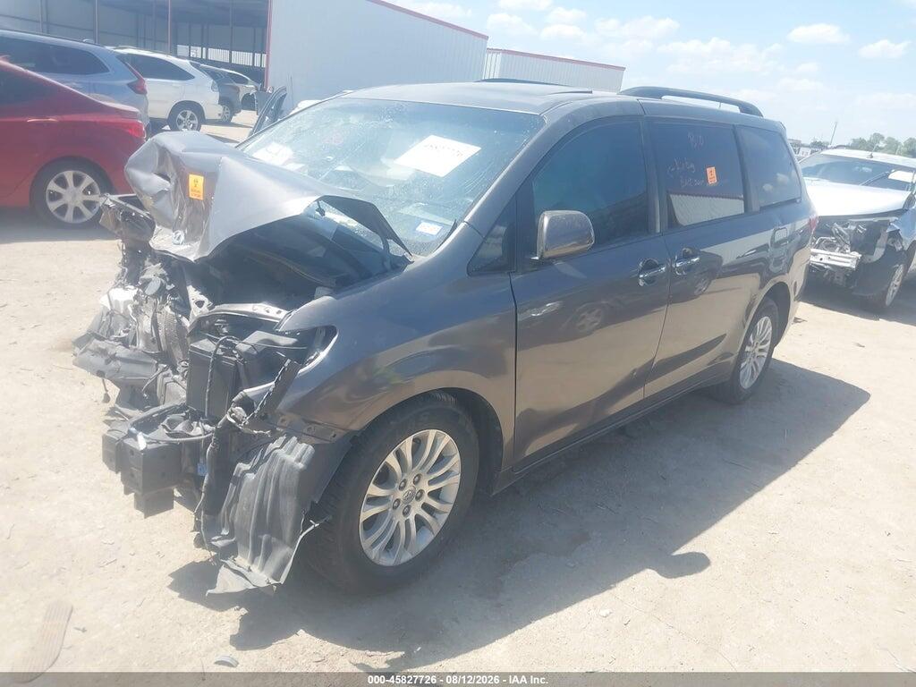 5TDYK3DC9FS545655 2015 TOYOTA SIENNA photo no. 2