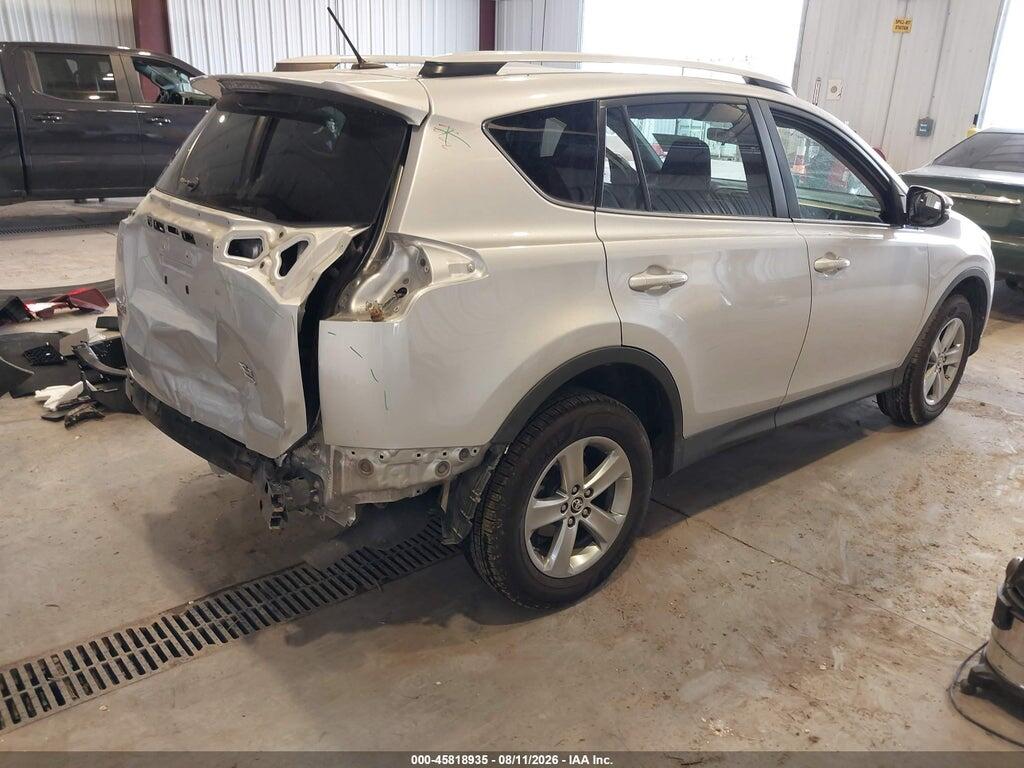 2T3RFREV8FW327300 2015 TOYOTA RAV4 photo no. 4