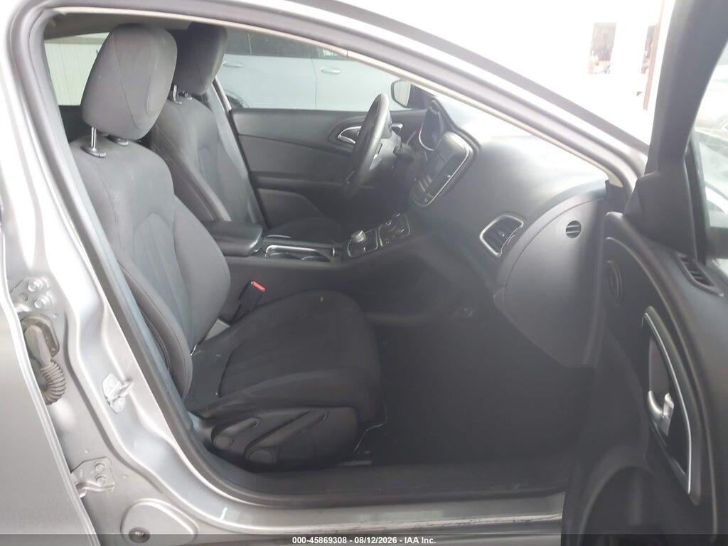 1C3CCCAB9GN150597 2016 CHRYSLER 200 photo no. 5