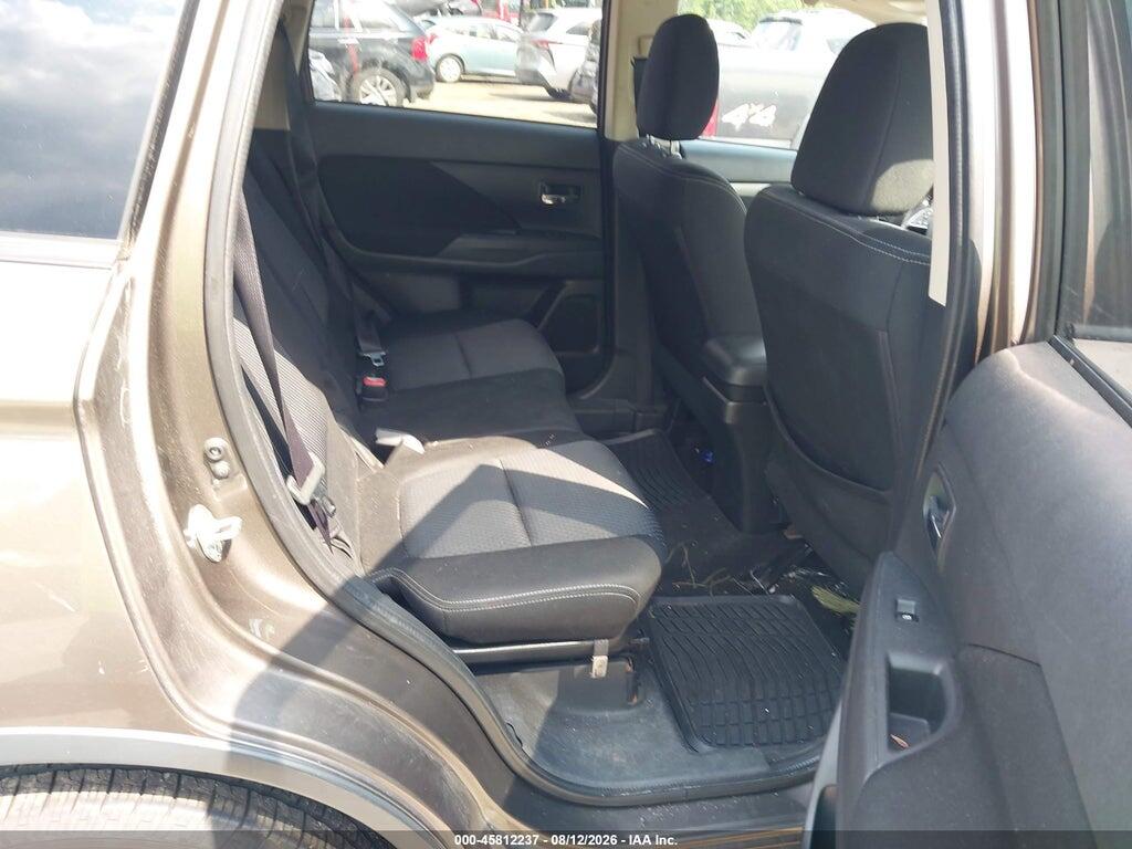 JA4AZ3A38GZ039388 2016 MITSUBISHI OUTLANDER photo no. 8