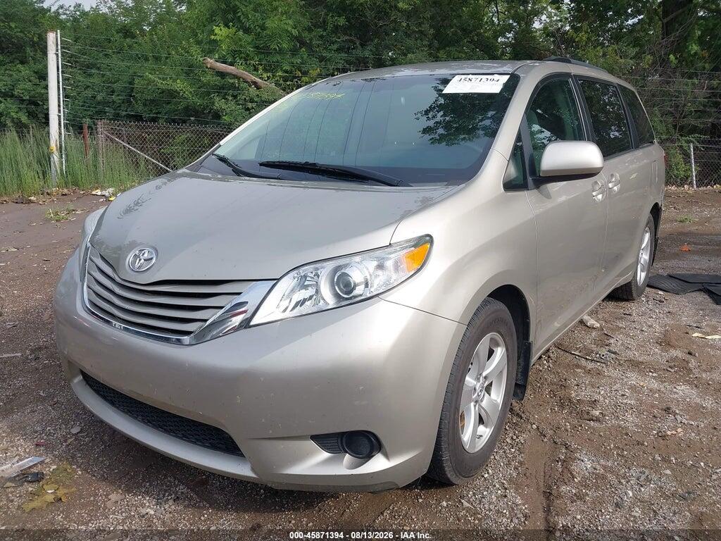5TDKZ3DC1HS873396 2017 TOYOTA SIENNA photo no. 2