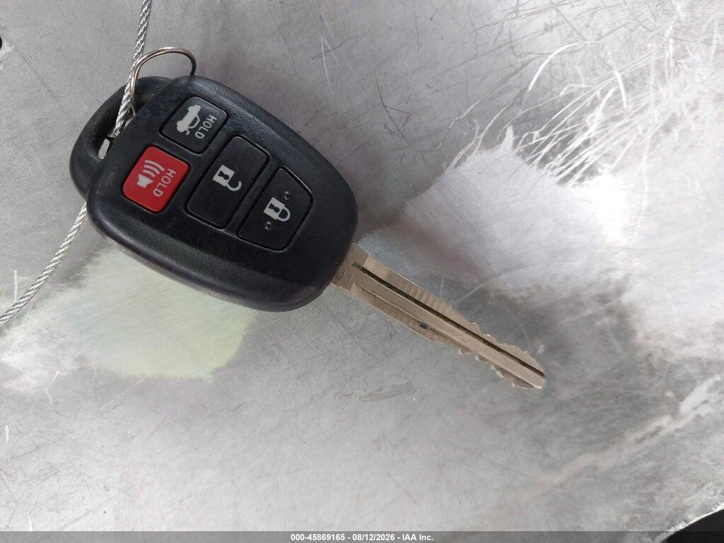 5YFBPRHE9HP732153 2017 TOYOTA COROLLA photo no. 11