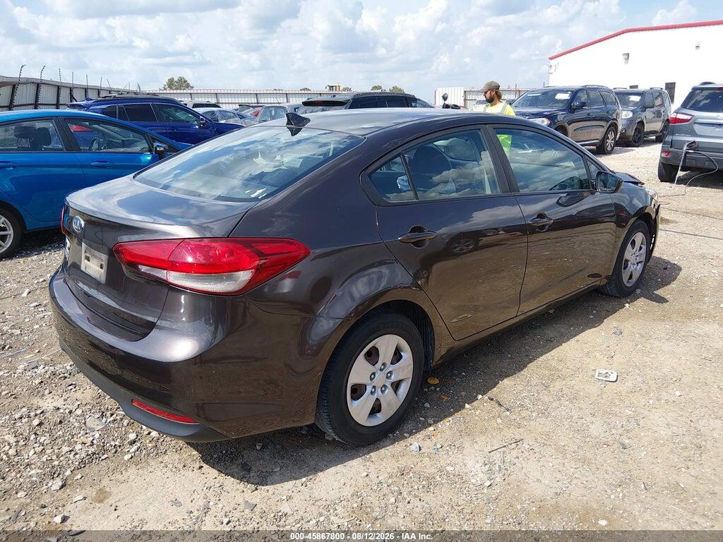 3KPFK4A74HE009486 2017 KIA FORTE photo no. 4