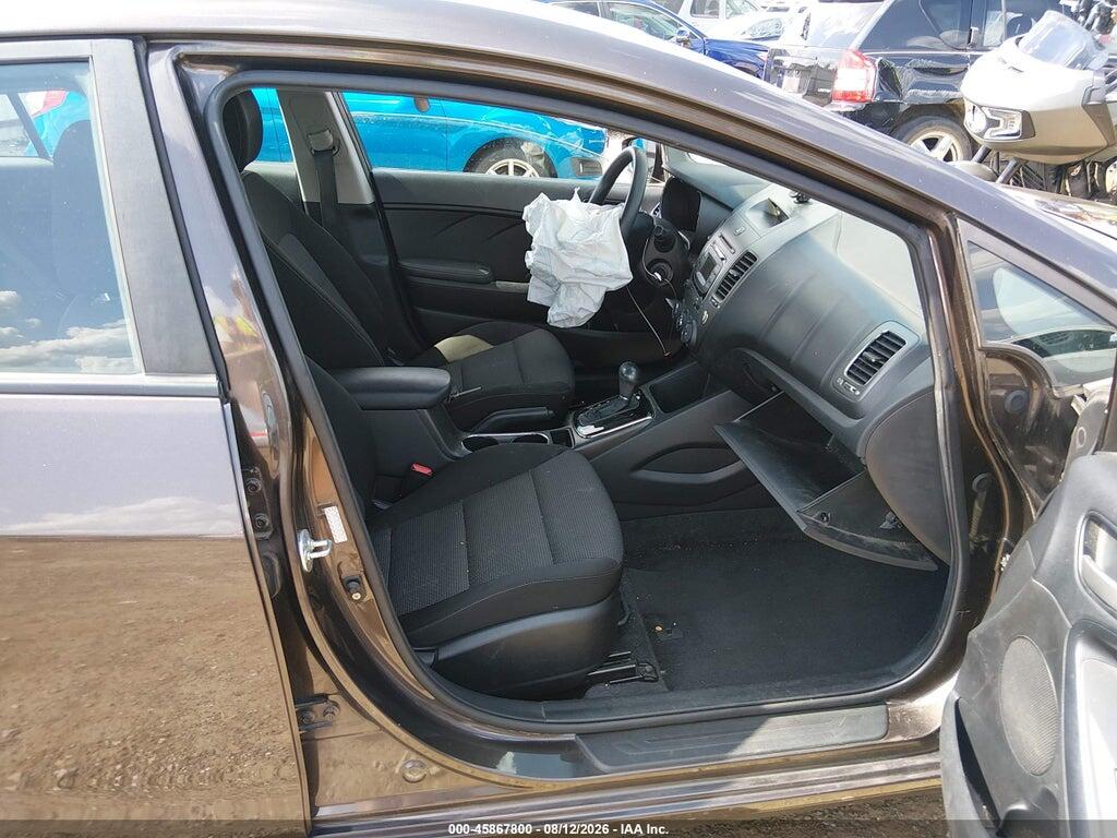 3KPFK4A74HE009486 2017 KIA FORTE photo no. 5