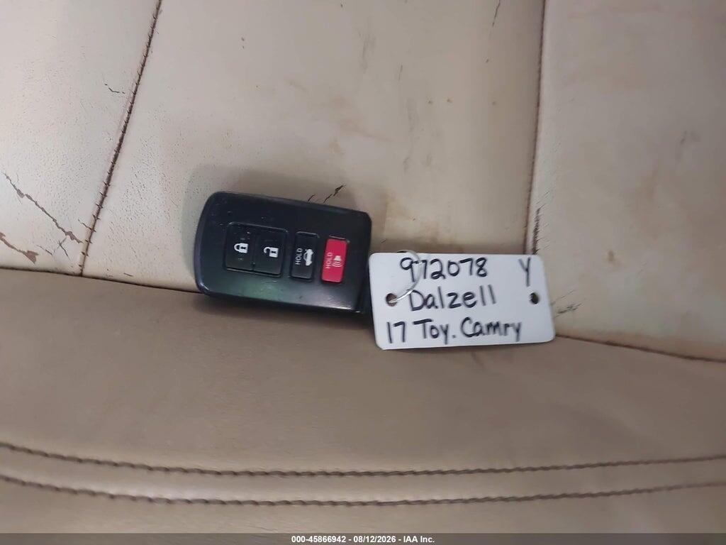 4T1BF1FK0HU774335 2017 TOYOTA CAMRY photo no. 11