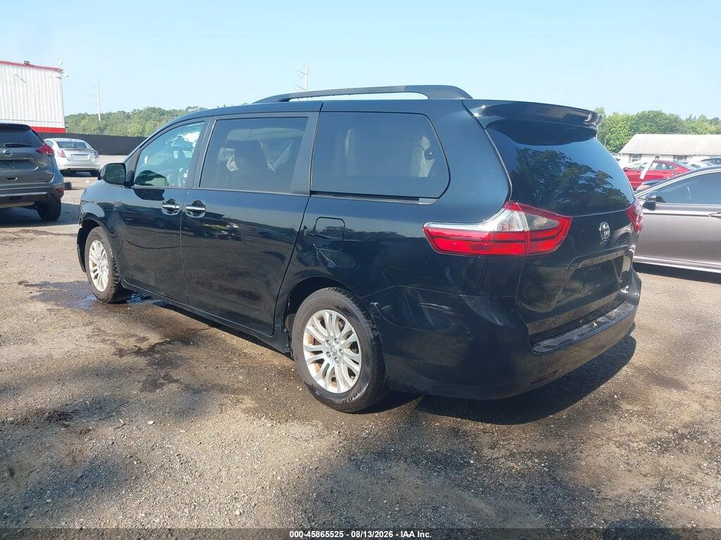 5TDYZ3DC5HS813809 2017 TOYOTA SIENNA photo no. 3