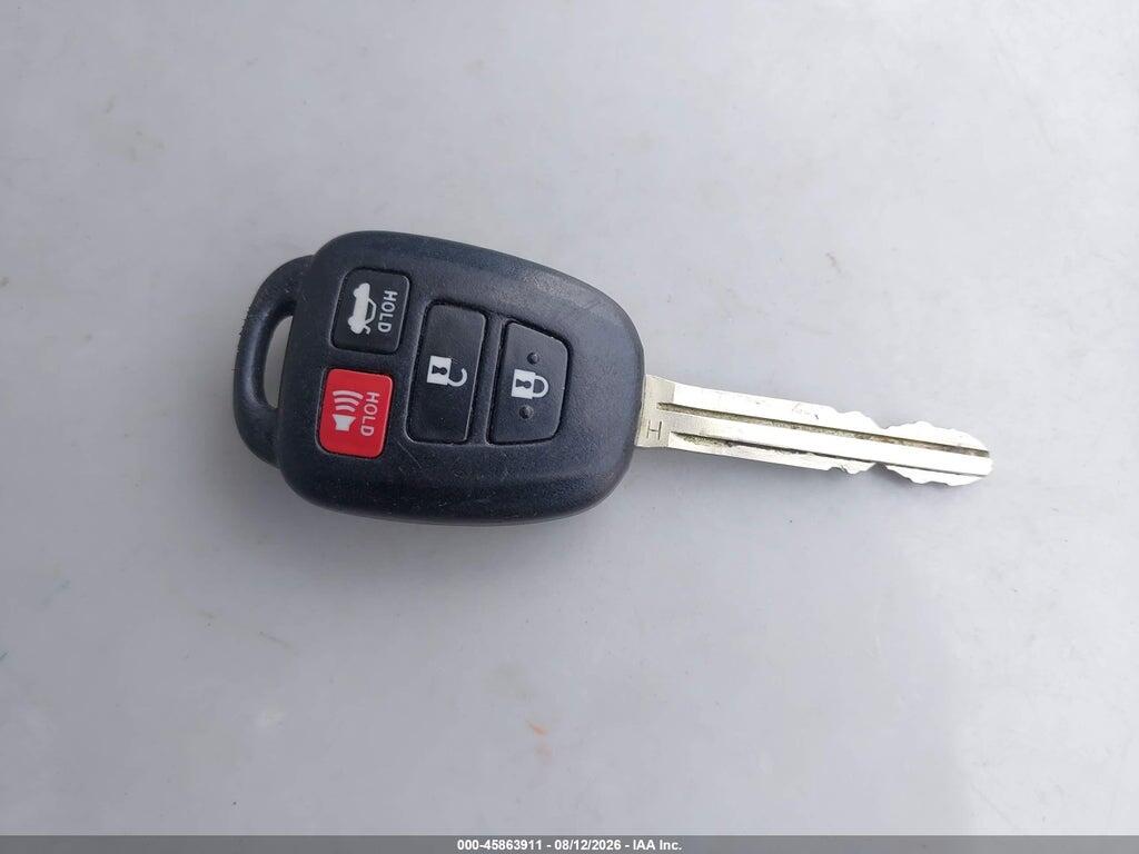 4T1BF1FK0HU328251 2017 TOYOTA CAMRY photo no. 11