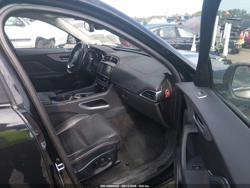 SADCL2BV1HA882430 2017 JAGUAR F-PACE photo no. 5