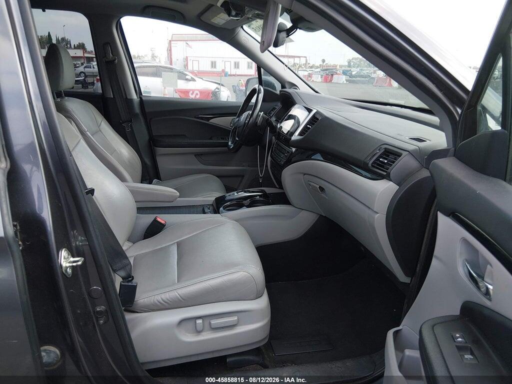 5FNYF5H94HB011677 2017 HONDA PILOT photo no. 5