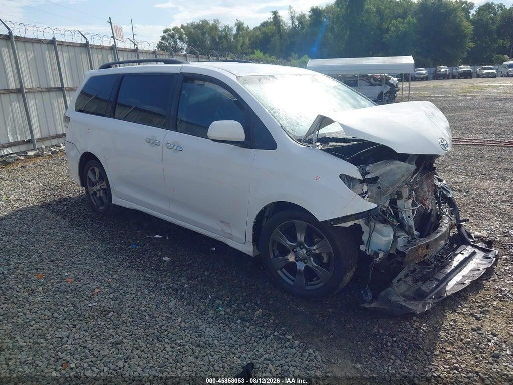 5TDXZ3DC0HS773019 2017 TOYOTA SIENNA photo no. 1