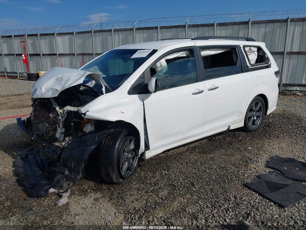5TDXZ3DC0HS773019 2017 TOYOTA SIENNA photo no. 2