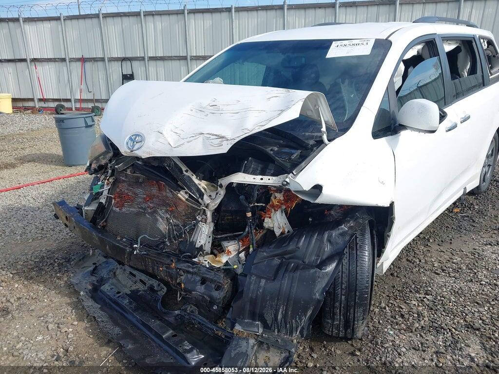 5TDXZ3DC0HS773019 2017 TOYOTA SIENNA photo no. 6