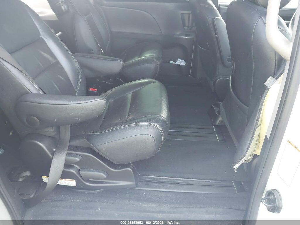 5TDXZ3DC0HS773019 2017 TOYOTA SIENNA photo no. 8
