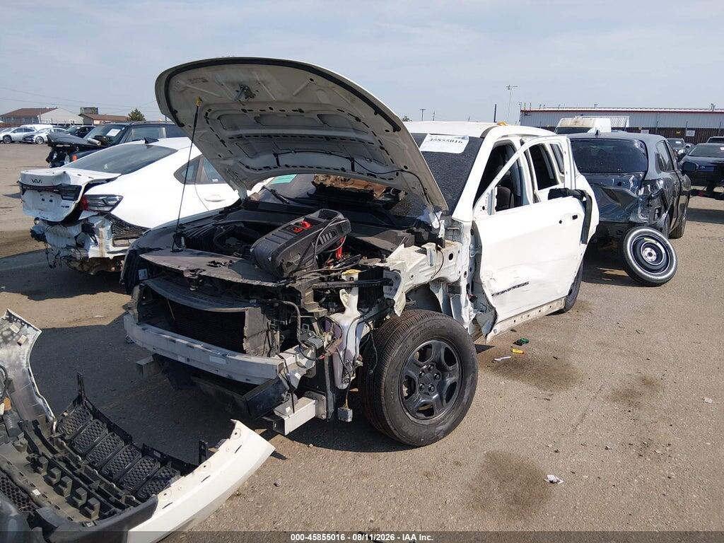 3C4NJCAB8HT661049 2017 JEEP NEW COMPASS photo no. 2