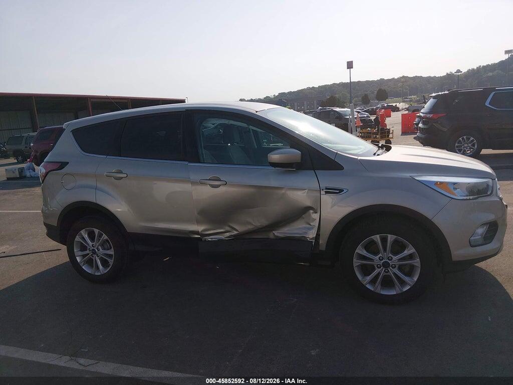 1FMCU0GD2HUC94057 2017 FORD ESCAPE photo no. 6