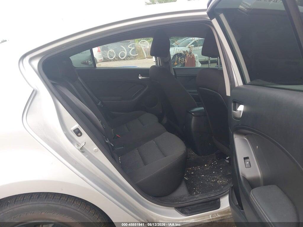 3KPFK4A75HE029360 2017 KIA FORTE photo no. 8