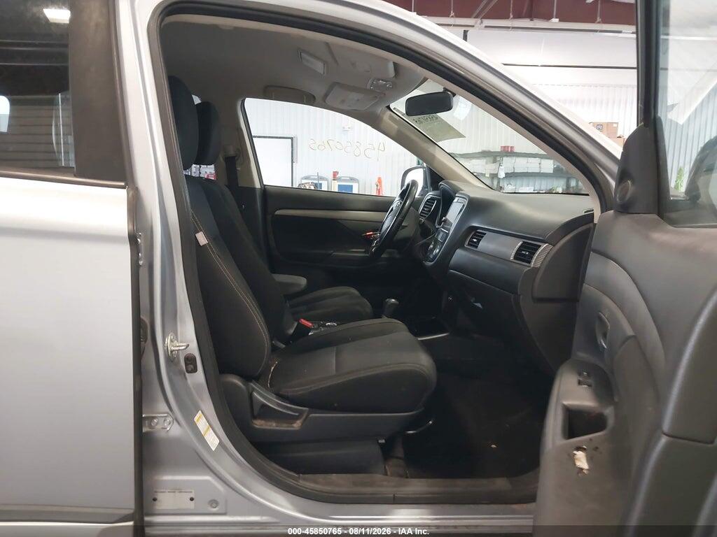 JA4AZ3A36HZ026754 2017 MITSUBISHI OUTLANDER photo no. 5