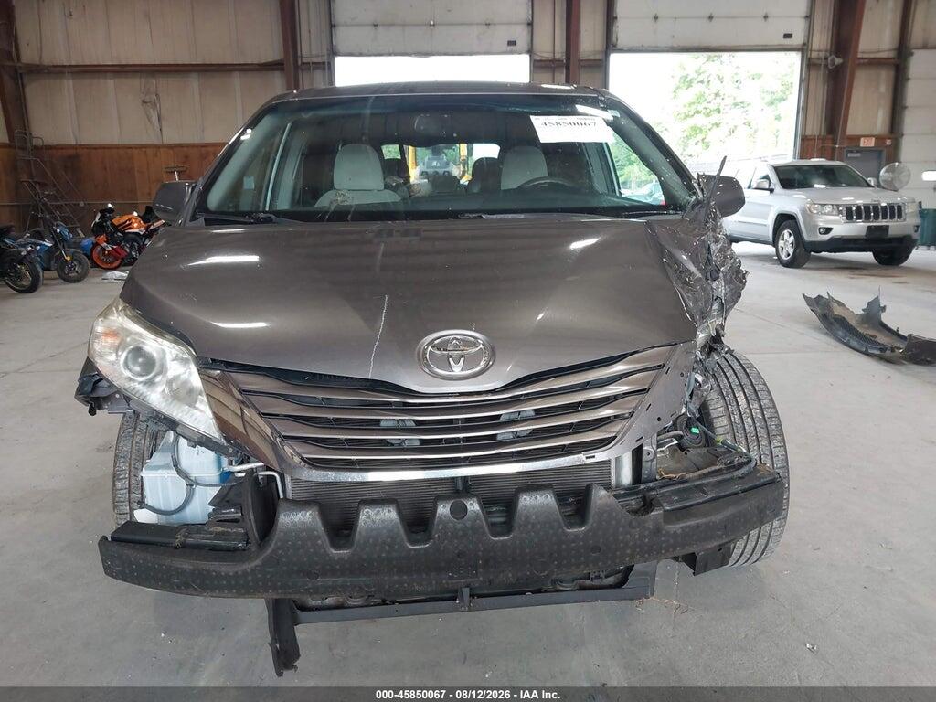 5TDKZ3DC2HS828600 2017 TOYOTA SIENNA photo no. 12