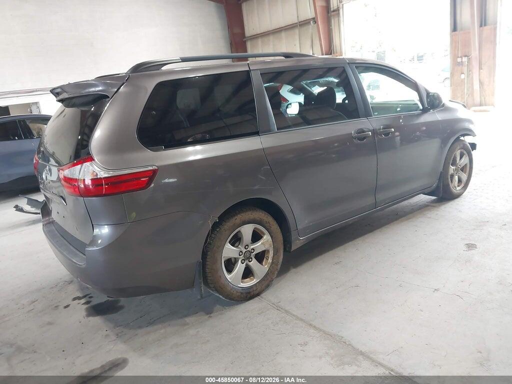5TDKZ3DC2HS828600 2017 TOYOTA SIENNA photo no. 4