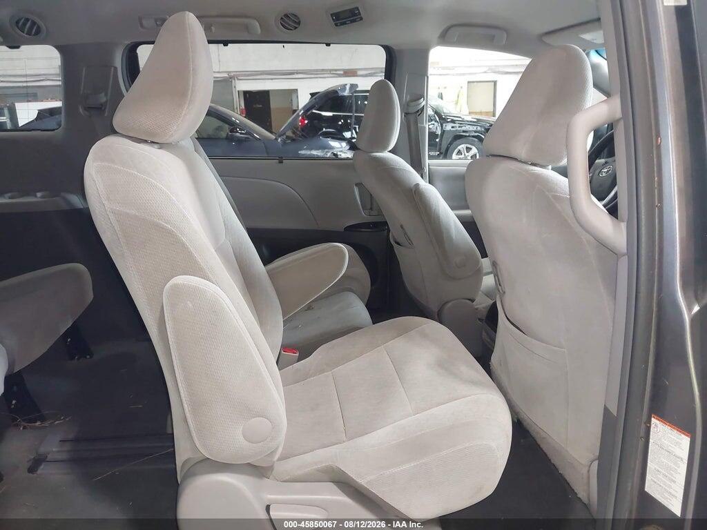5TDKZ3DC2HS828600 2017 TOYOTA SIENNA photo no. 8